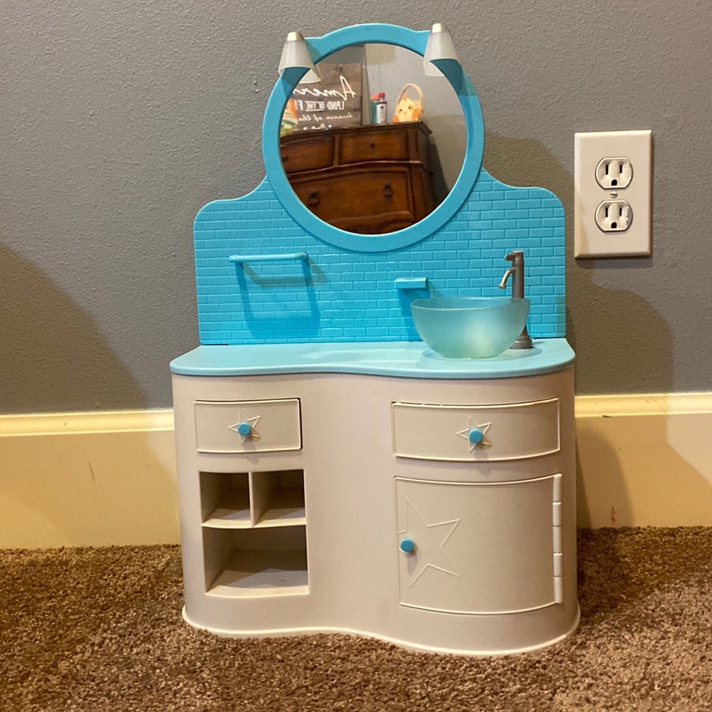 American Girl Doll Vanity set